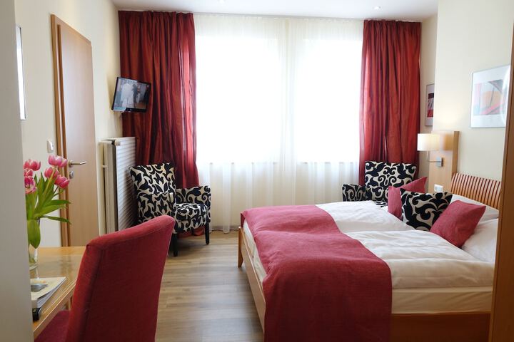 Room 7 of 13