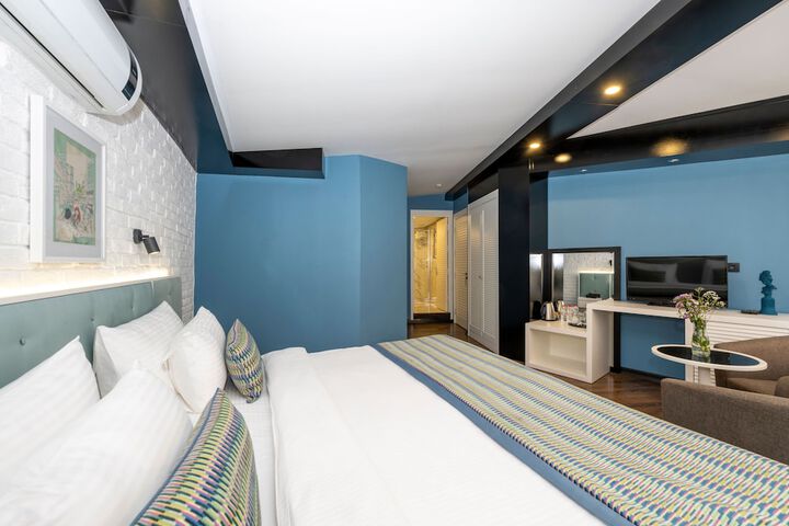 Room 28 of 151
