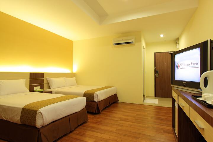 Room 5 of 40