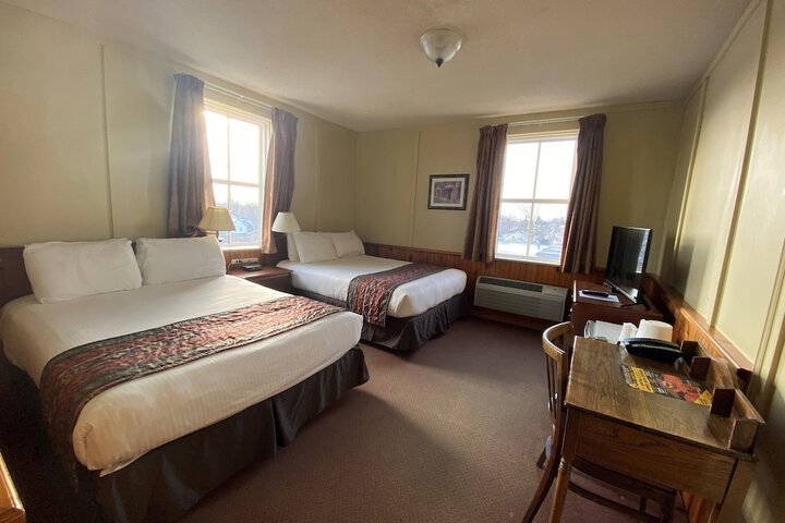 Room 10 of 33