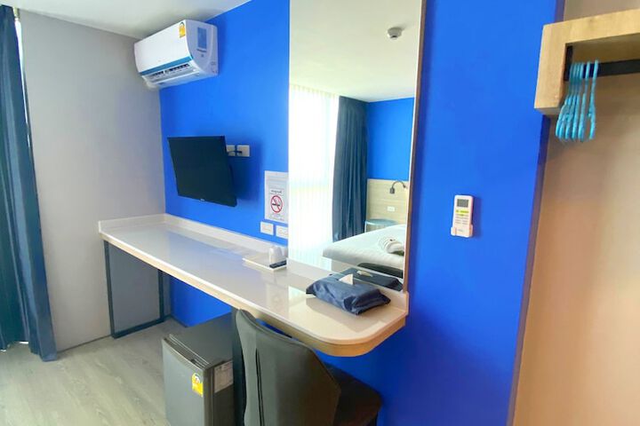 Room 4 of 34