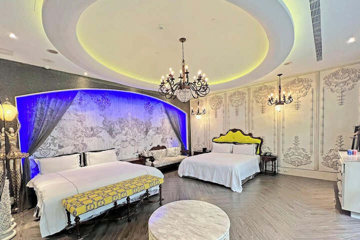 Room 44 of 91
