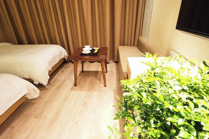 Room 54 of 97