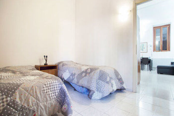 Room 105 of 320