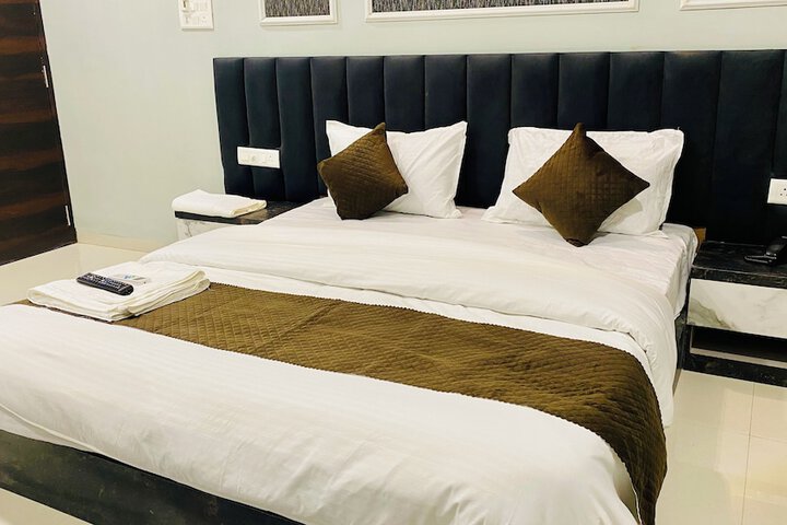Room 6 of 40