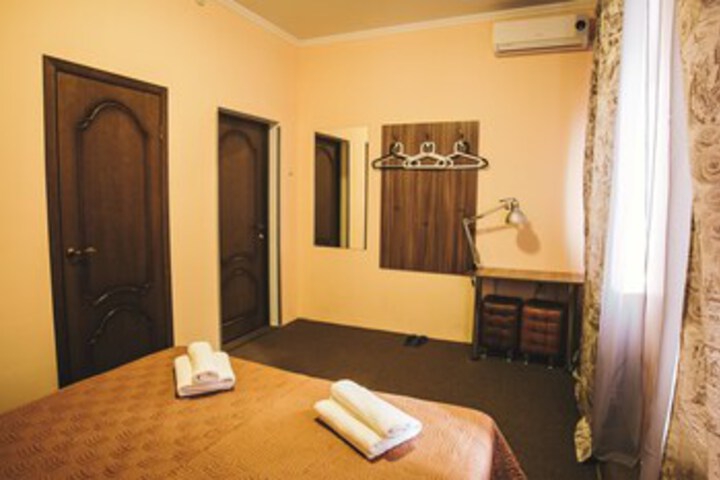 Room 10 of 20