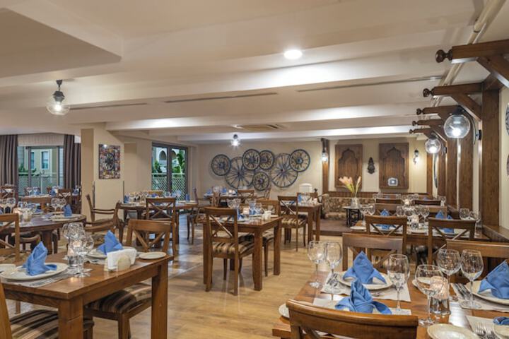 Dining 90 of 134