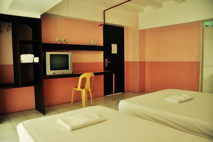 Room 9 of 31