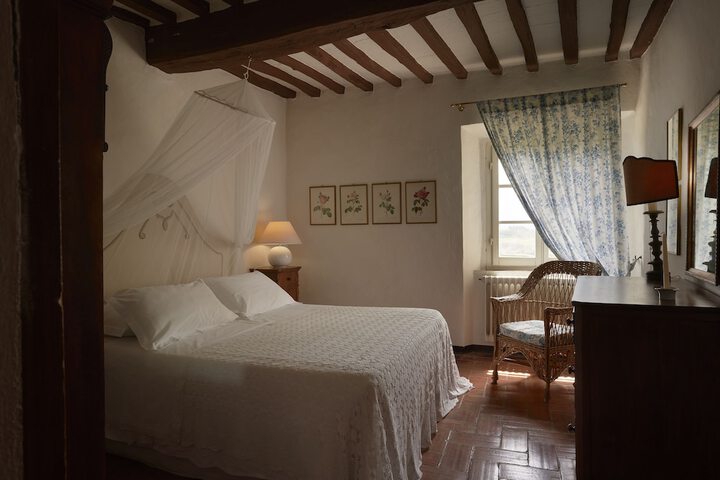 Room 2 of 57