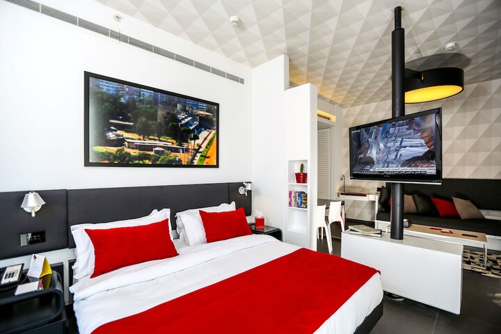 Room 11 of 75