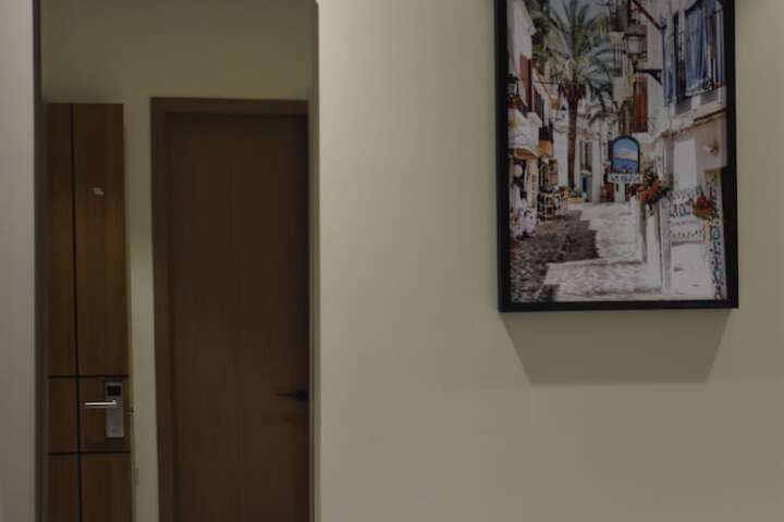 Room 5 of 13