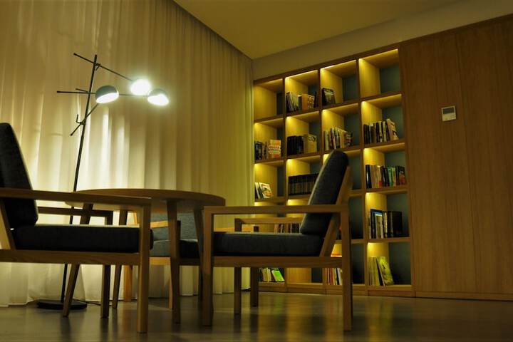Room 3 of 75