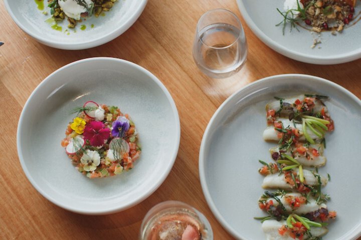 Dining 60 of 86