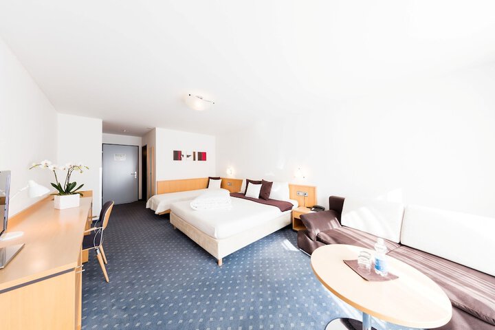 Room 2 of 17