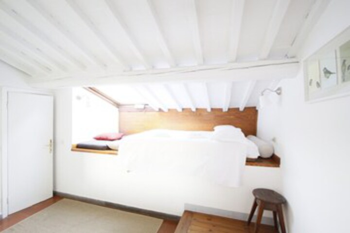 Room 10 of 15