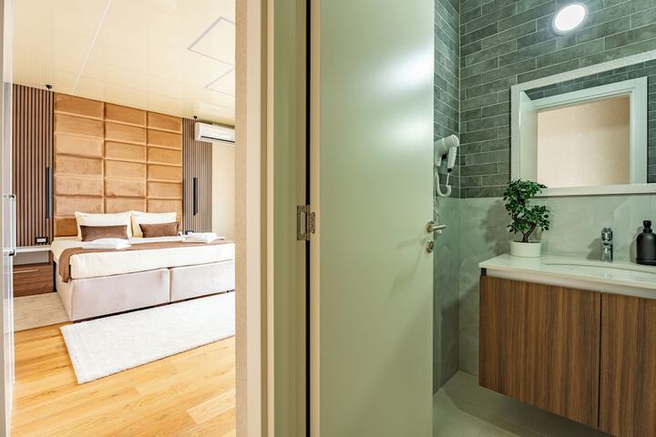 Room 6 of 29