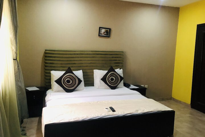 Room 7 of 23