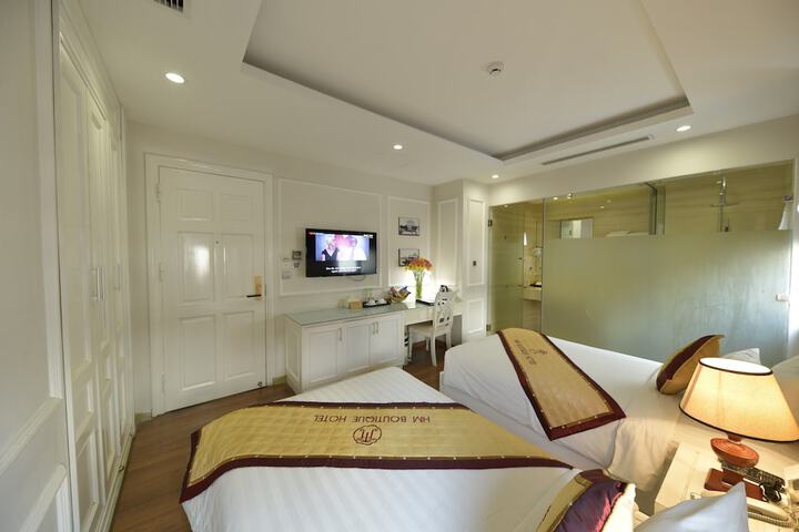 Room 5 of 98