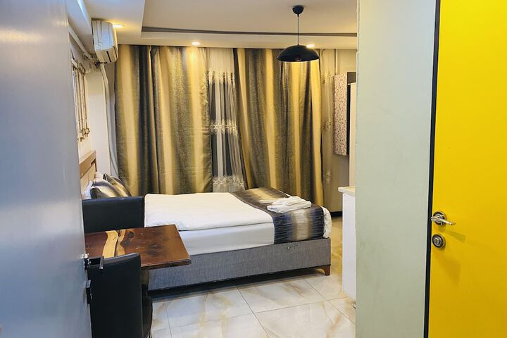 Room 22 of 32