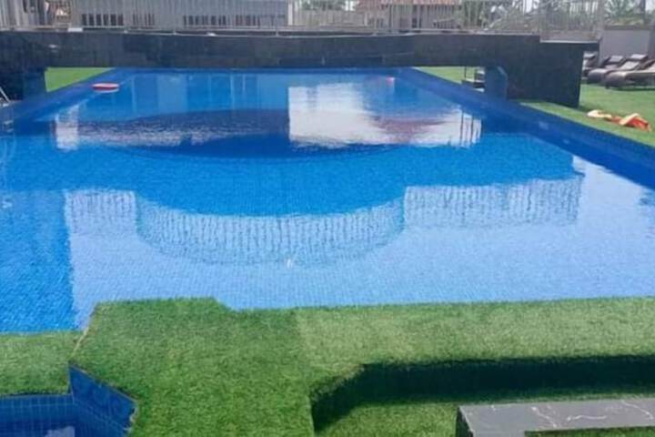 Pool 5 of 10