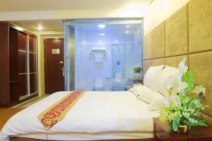 Room 17 of 72