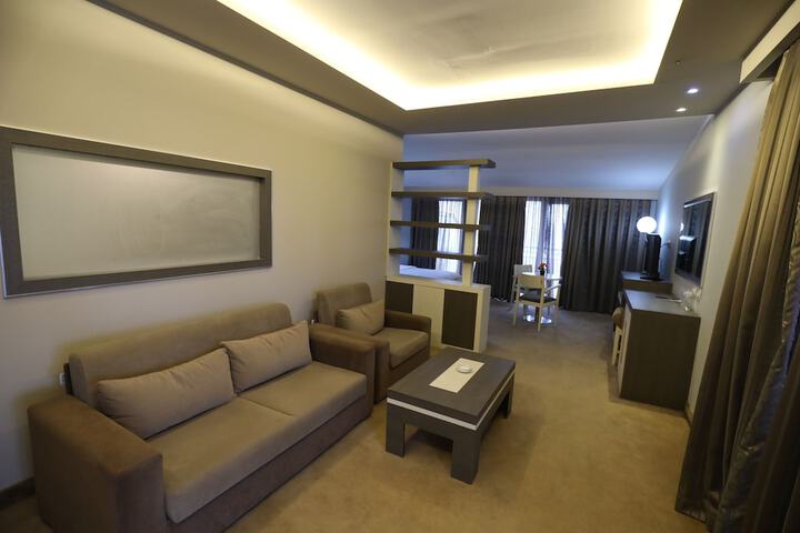 Room 17 of 86