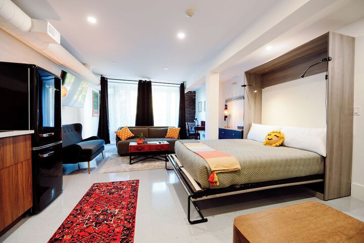 Room 35 of 172