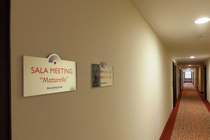 Ballroom/Hall 33 of 42