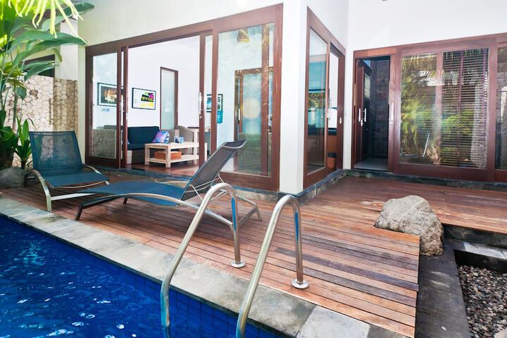 Hotel Pool