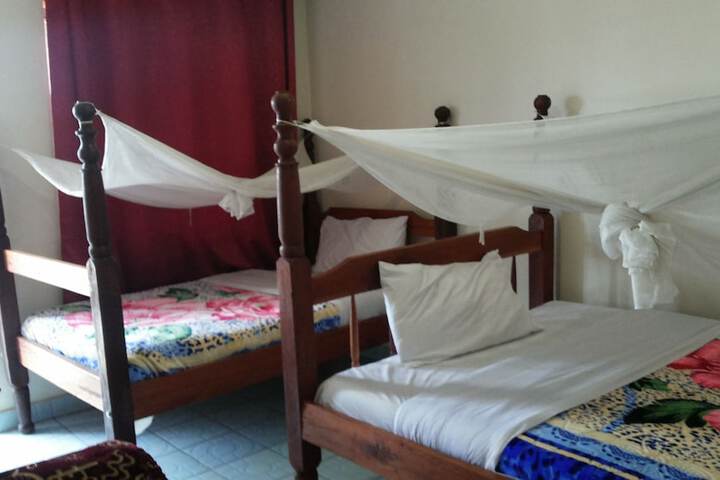 Room 15 of 40