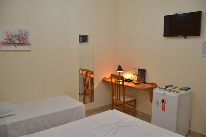 Room 8 of 68