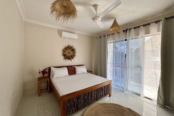 Room 2 of 63