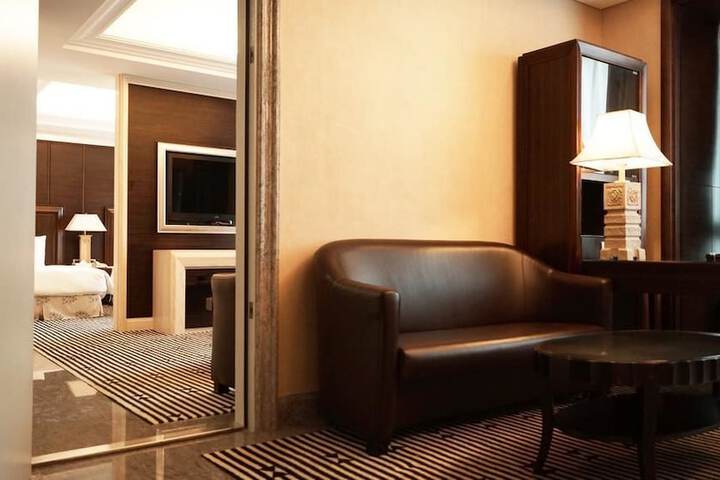 Room 16 of 101