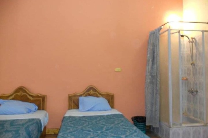 Room 11 of 38