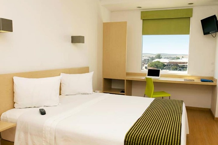 Room 4 of 34