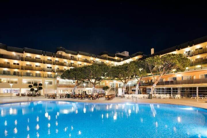 Pools & Facilities
