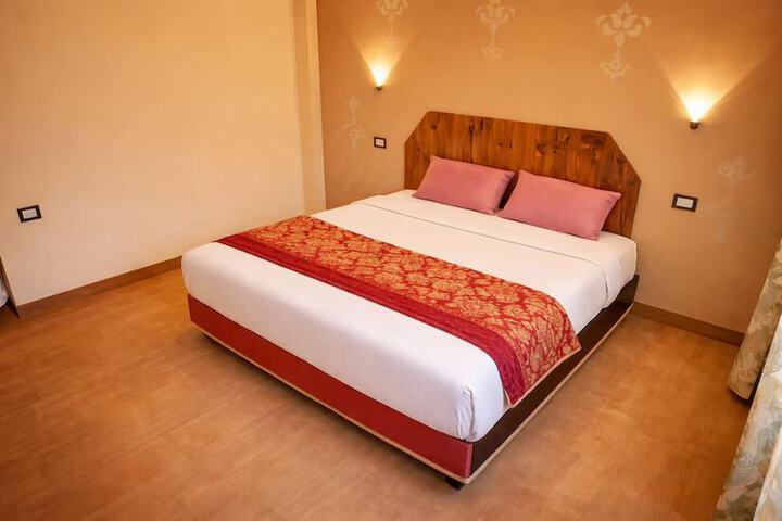Room 8 of 31