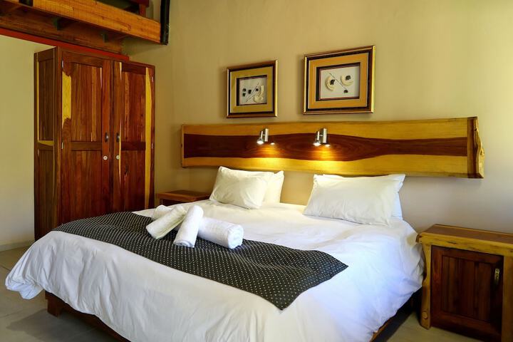 Room 6 of 37