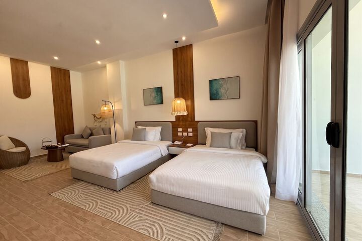 Room 43 of 146