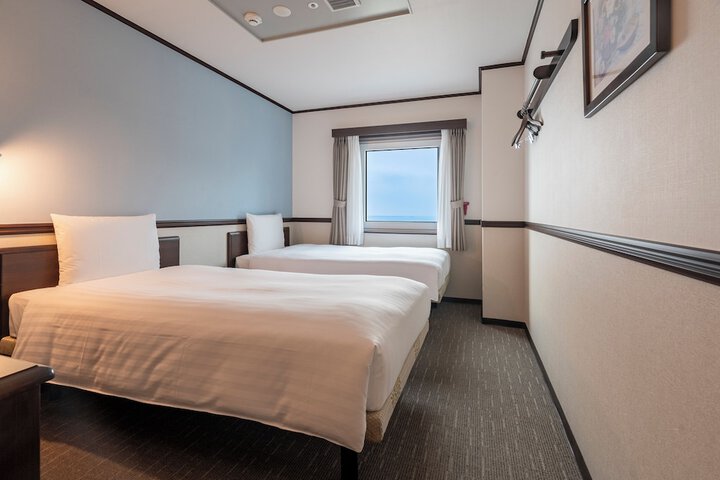 Room 15 of 32