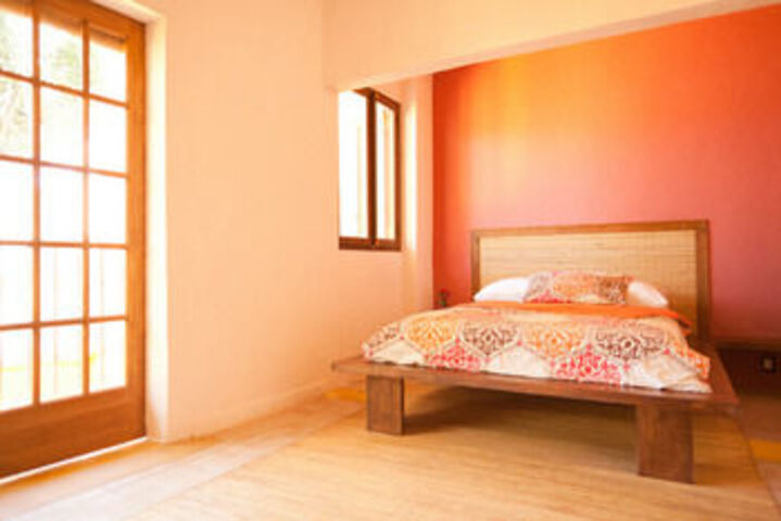 Room 8 of 10