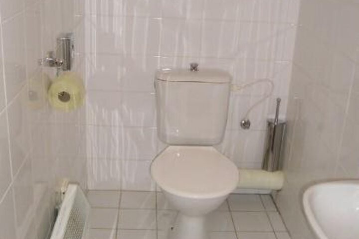 Room 7 of 14