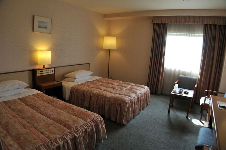 Room 3 of 9