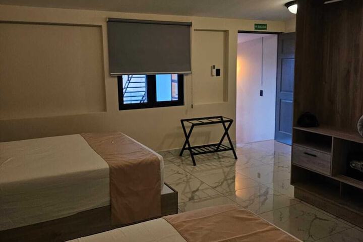 Room 21 of 34