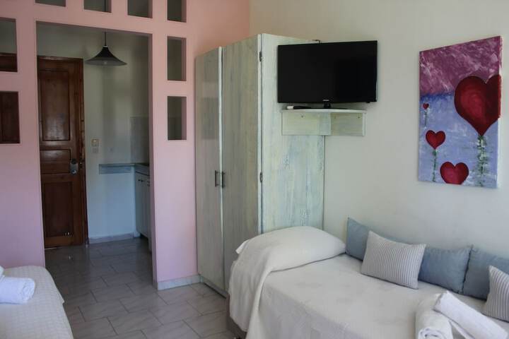 Room 18 of 107
