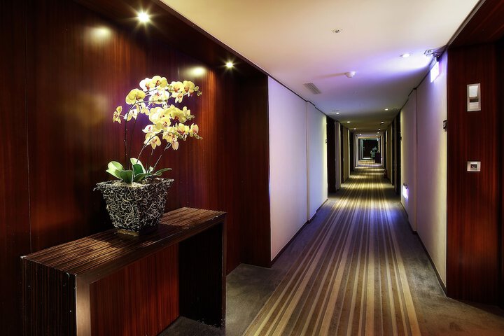 Ballroom/Hall 57 of 71