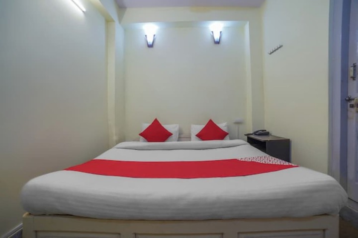 Room 8 of 14