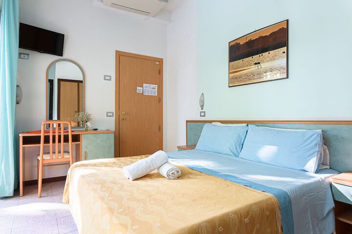 Room 12 of 41