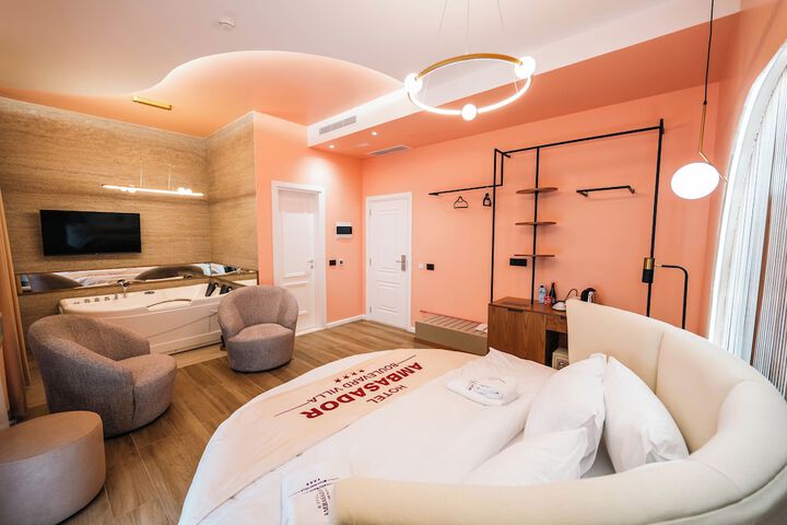 Room 44 of 120