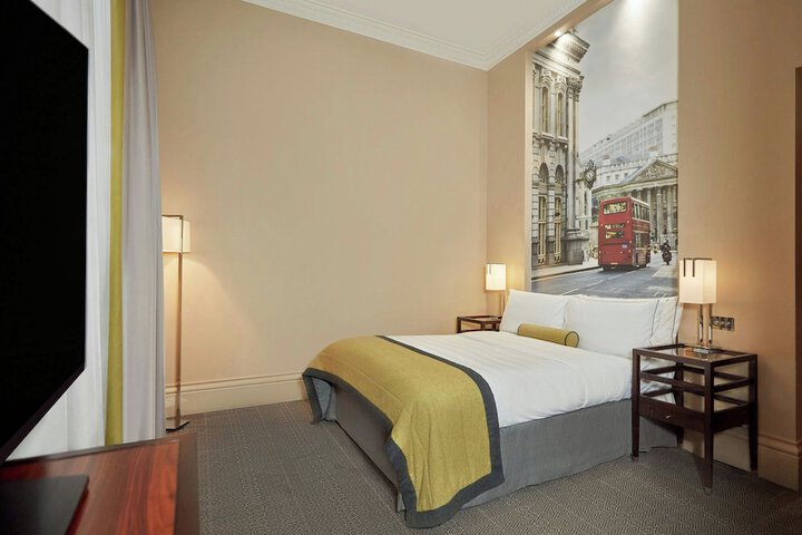 Room 14 of 73